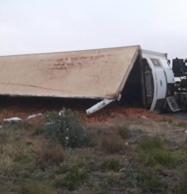 Truck rollover at the T-Junction of Viljoenskroon on the way to Potchefstroom