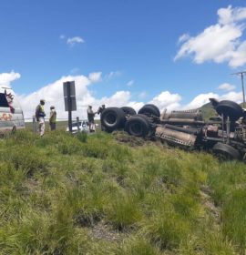 Truck rollover near Harrismith