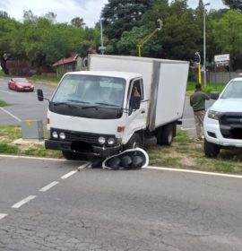 One injured in a truck and vehicle collision in Kloofendal