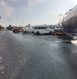 Taxi crashes into truck leaving twelve injured in Roshnee