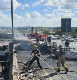 Two killed in a truck and two-vehicle collision in Midrand