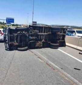 Truck rollover on the N3
