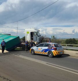 No injuries as truck crashes into a bridge outside Bloemfontein