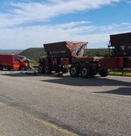 Collision between a vehicle and truck on the N2 by Sundays