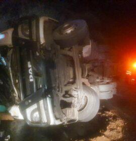 Truck and 3 vehicles collide on the R34 R66 Ndundulu