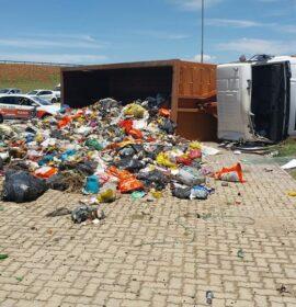 Truck rollover on the R81 near Mall of the North