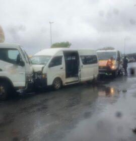 Taxi and truck collide on the R34 near Qalakabusha