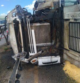 Two dead, one critical in truck collision on the N14 between Carletonville and Klerkskraal