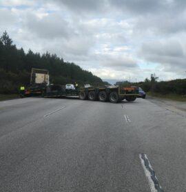 Jackknifed truck blocks the N2 at or near Boskor, Stormsriver