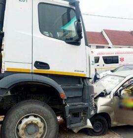 One killed in a truck and vehicle head-on collision in Pietermaritzburg