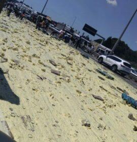 Truck lost it’s load of Mayonnaise on the R21