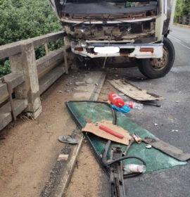 A truck traveling north on the R102 collided into he bridge between Umtentweni and SeaPark
