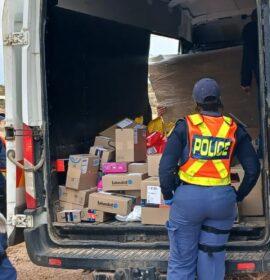 Female members deployed for the multi-disciplinary Operation Vala Umgodi