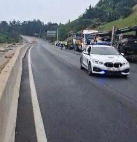Heavy Motor Vehicle crash before the Pavilion off-ramp has been cleared