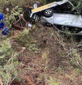 Tow truck crashes into the bushes along the R101 Ysterberg route between Polokwane and Mokopane