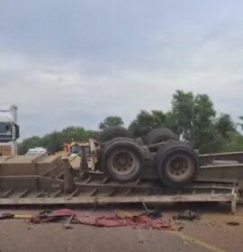 A heavy motor vehicle overturned and blocked two of the northbound lanes toward Mokopane