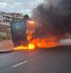 Truck fire on the N2, directions George just before the Hartenbos / R102 off-ramp
