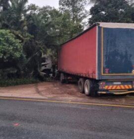 Vehicle recovery on the N1 north of Louis Trichardt