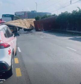 Truck crash on the M4 Durban Bound between Edwin Swales and Moore Road