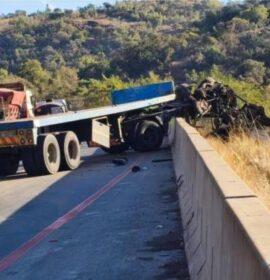 A truck and a light motor vehicle collided near Kranspoort