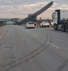 Abnormal load escorted from Coega harbour through Makhanda along the N2