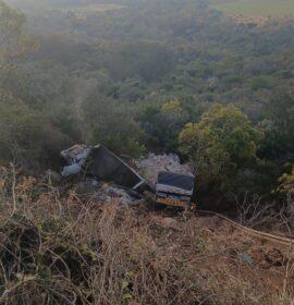 Truck recovery on the N1 near Ingwe Motel, between Willispoort and Witvlag