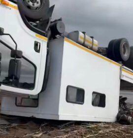 A truck rolled on Inanda Road in Tea Estate