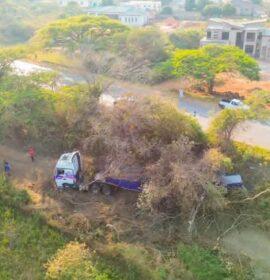 A tipper truck crashed along the R40 in Acornhoek, Mpumalanga