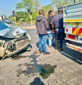 Motorist Crashes Into Turning Truck: Phoenix – KZN