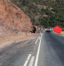 Truck crash on the N1 before the Ingwe Lodge curve in Louis Trichardt