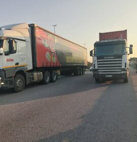Motorists are advised of a broken-down truck on the N2 at the Bluewater Bay Bridge