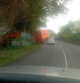 Truck off the road, Stockville towards Marianhill testing grounds