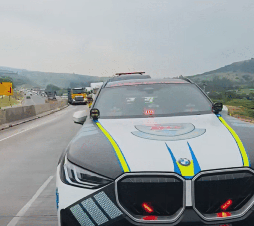 Truck driver trapped for more than 90 minutes following a collision involving two trucks on the N3 southbound